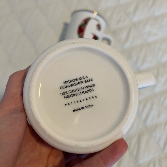 Pottery Barn Christmas “G” plaid mug with gold details, like new - Picture 4 of 5